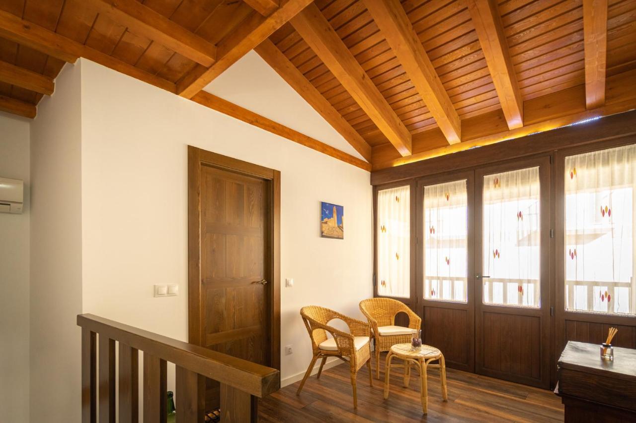 Gasthaus Casa Calero Vezdemarban Exterior foto